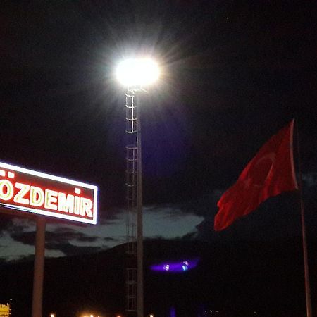 Ozdemir Hotel Pamukova Exteriör bild